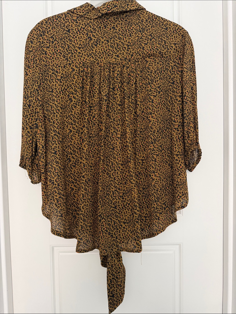 Free People leopard Print Tie-Front Button Down Shirt in Mustard M EUC - Picture 4 of 8